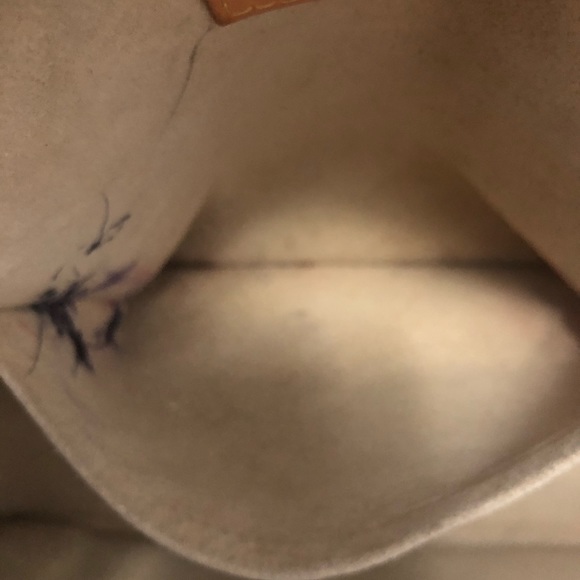 Louis Vuitton Bag - Picture 9 of 15